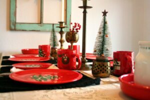 a holiday tablescape using vintage Waechtersbach dishes