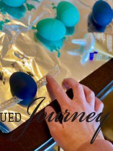 DIY Easter egg with lace