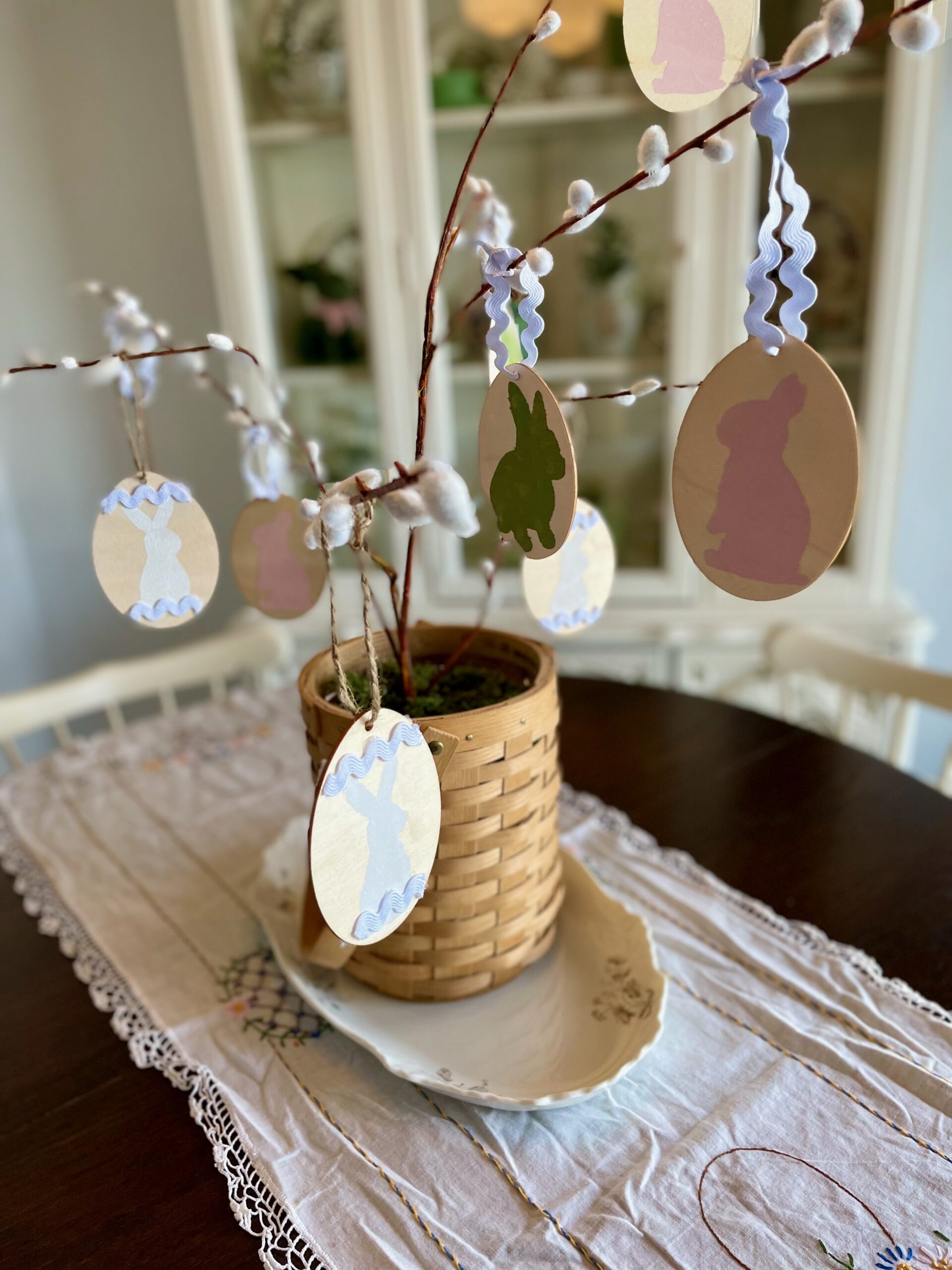 DIY bunny ornaments for an Easter tree