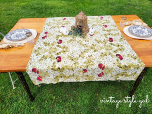 a DIY table from Vintage Style Gal