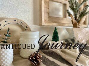 Winter decor: neutral and vintage with natural elements